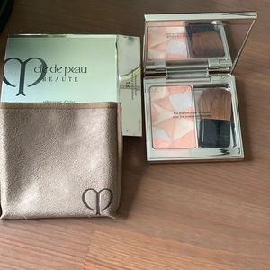 Clé de Peau Beauté Luminizing Face Enhancer (18 Almond)